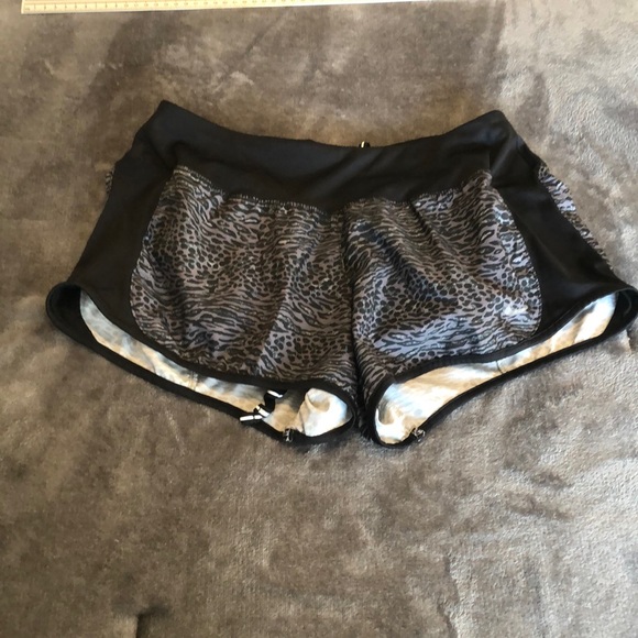 Women’s size small Nike dri fit black and gray shorts - Picture 1 of 8